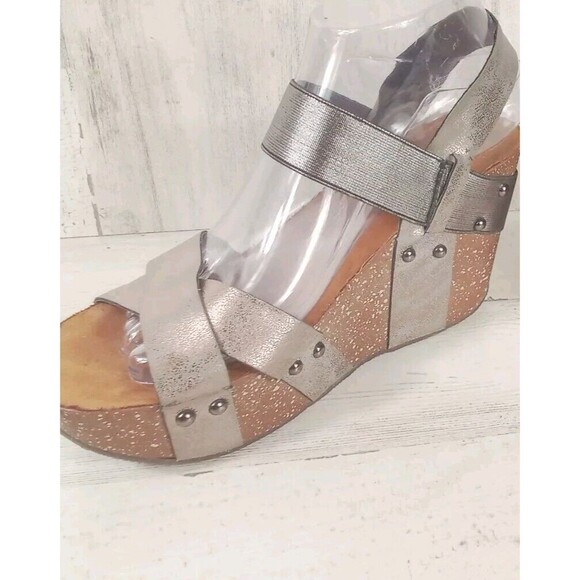Women's‎ Platform Strappy Sandal Measure Size 6 Lots Of Wear - Picture 1 of 13